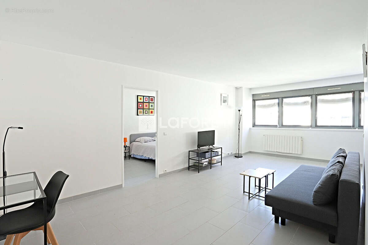 Appartement à PARIS-14E