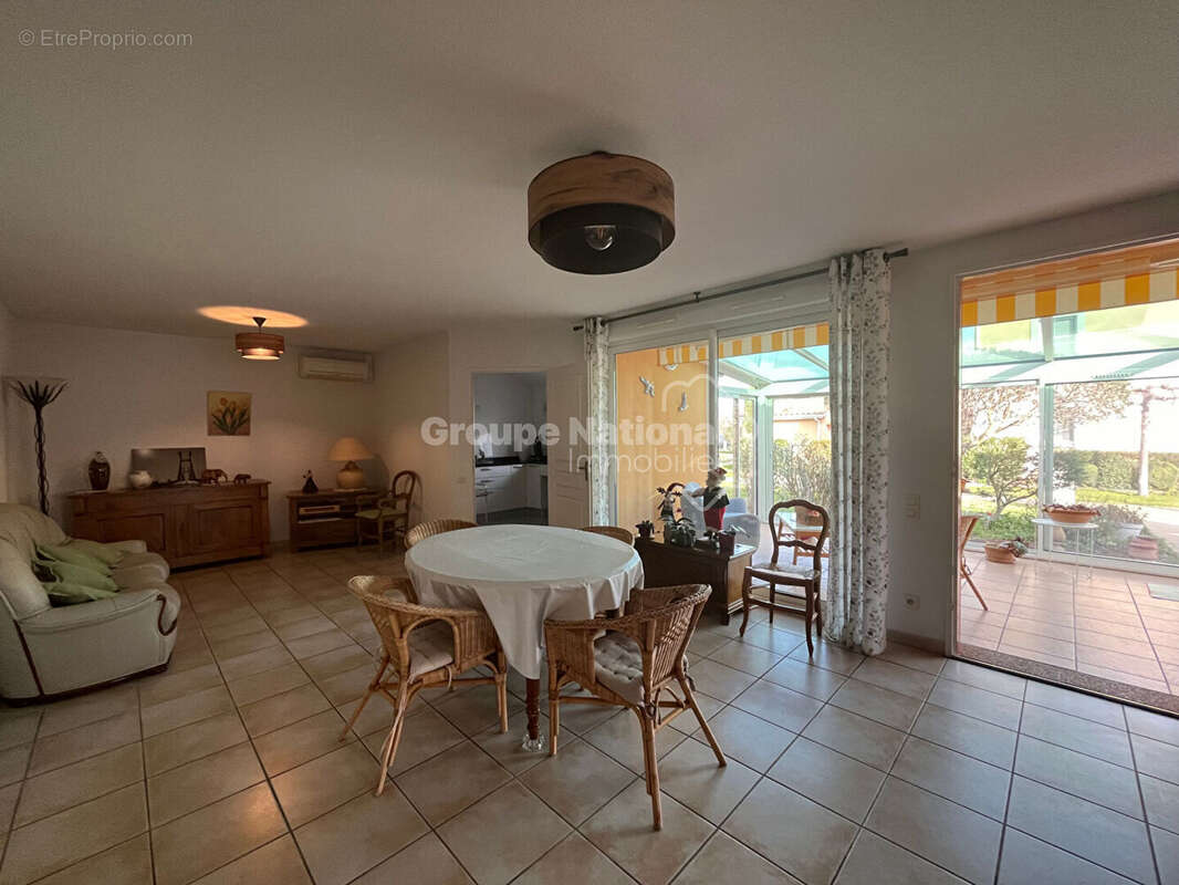 Maison à JONQUIERES-SAINT-VINCENT