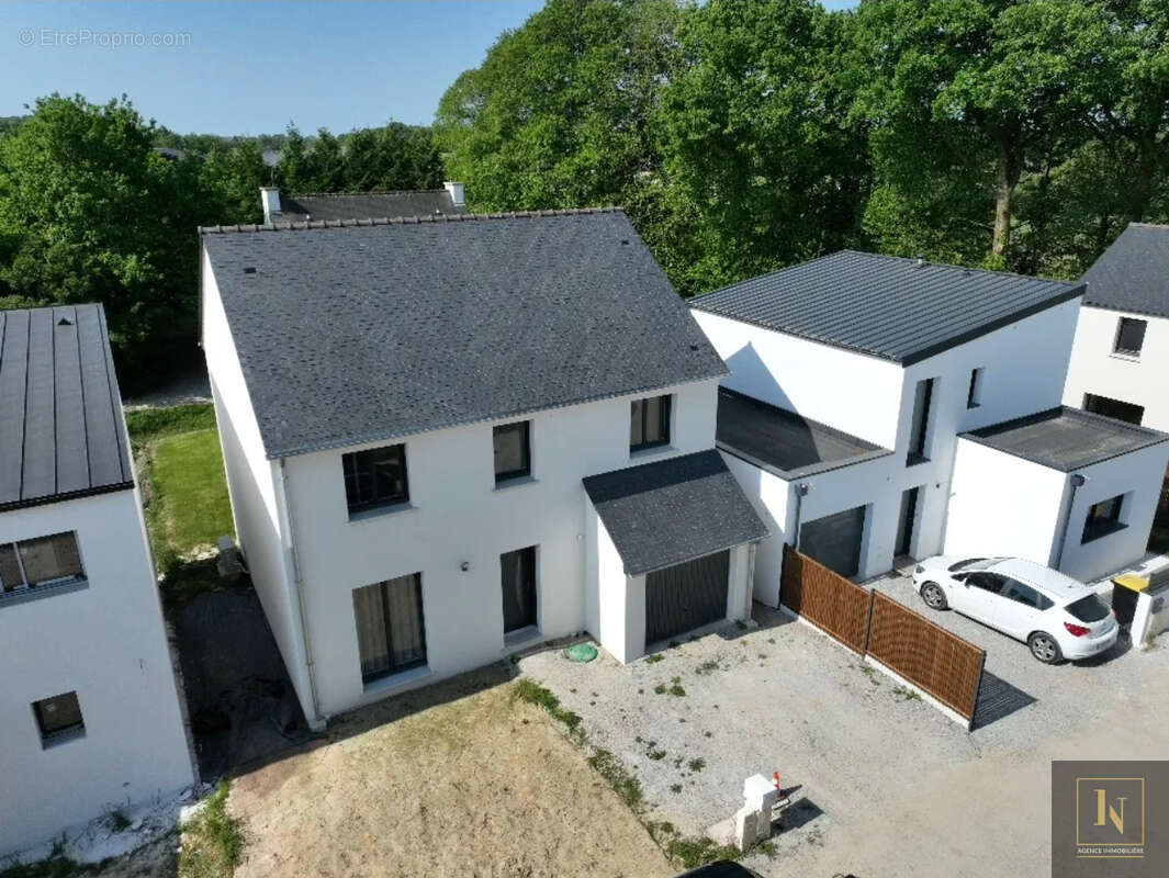 Maison à LOCQUELTAS