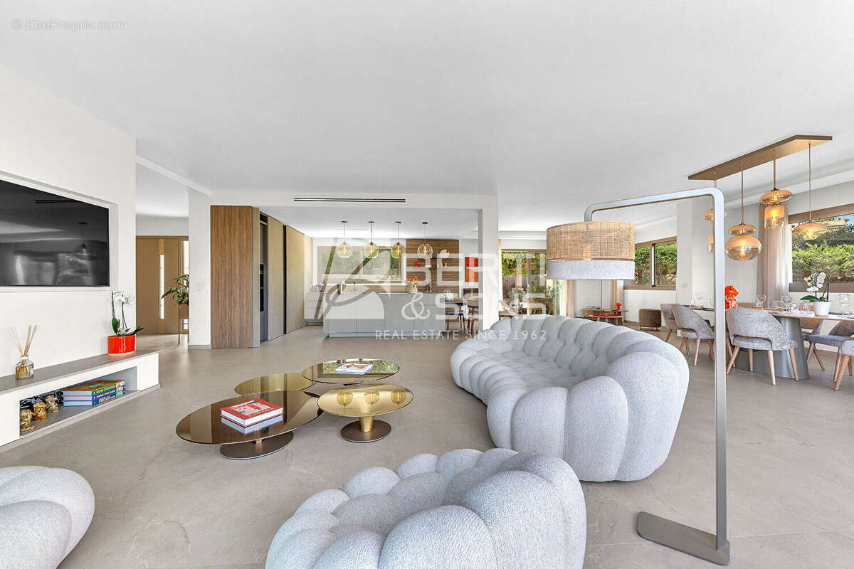 Maison à MANDELIEU-LA-NAPOULE