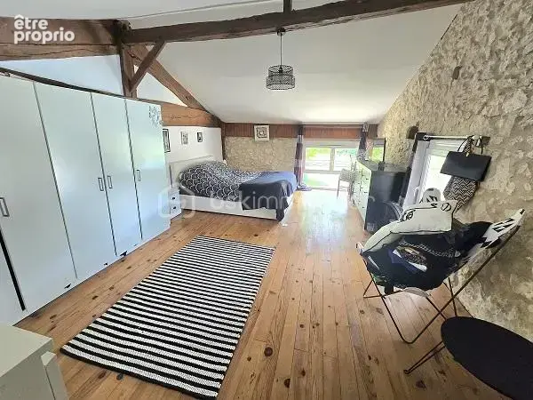Magnifique longere renovee de 379 m2 avec 4 chambres et piscine sur 1.8 hectares !!! - photo 18