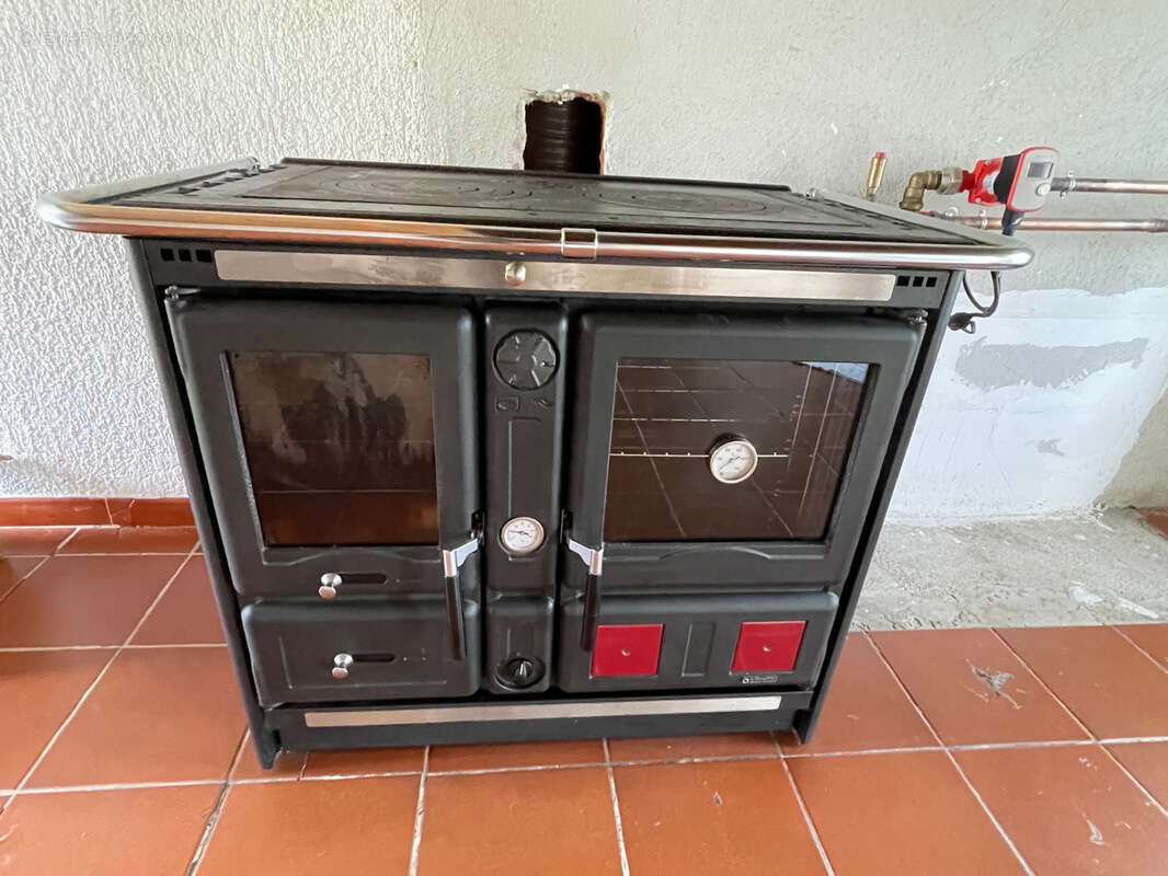 Maison à SAINT-MARCEL-EN-MARCILLAT