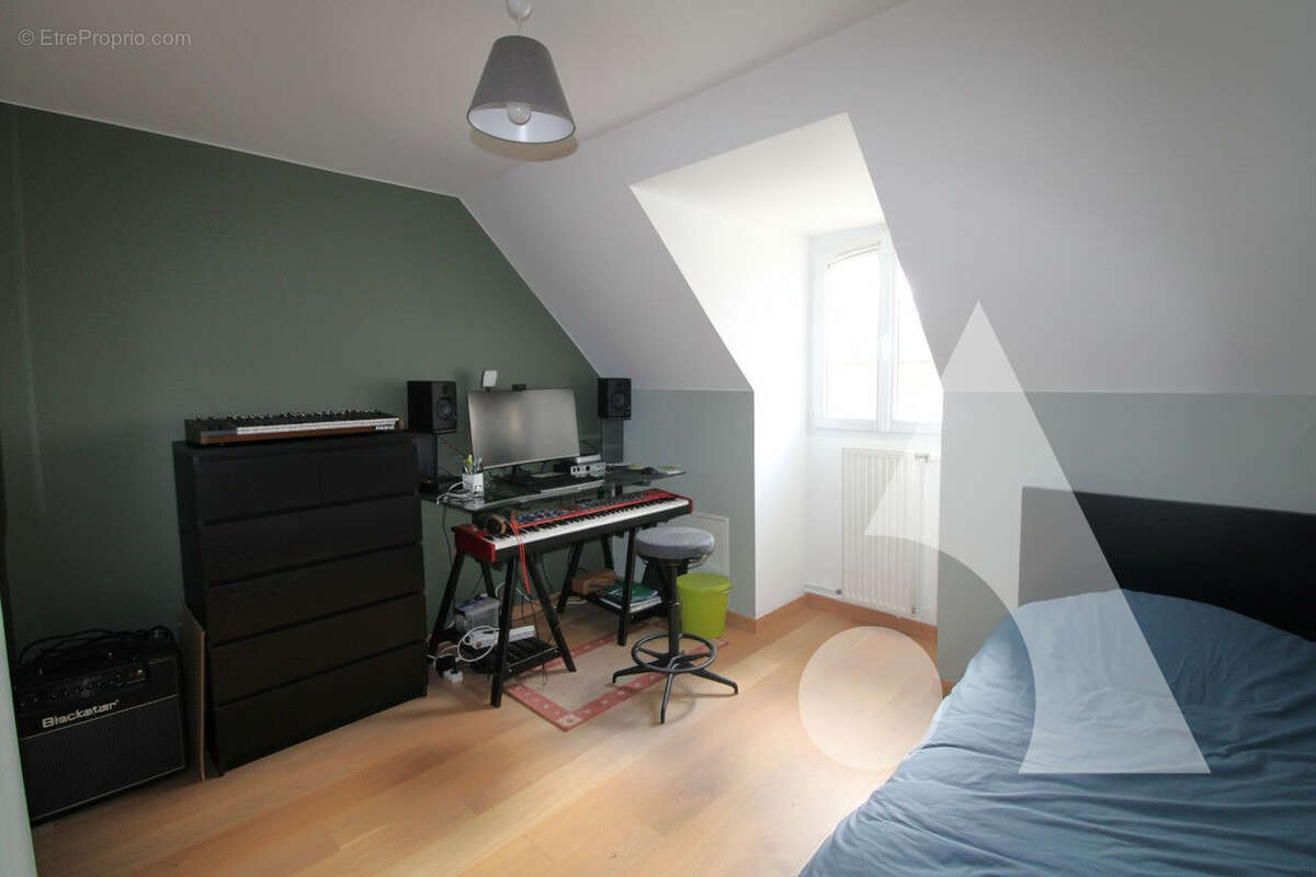 Maison à LACROIX-SAINT-OUEN