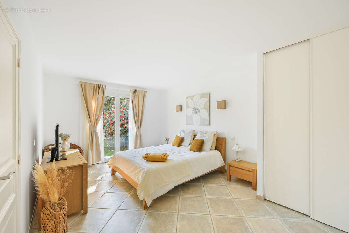 Maison à CARQUEIRANNE