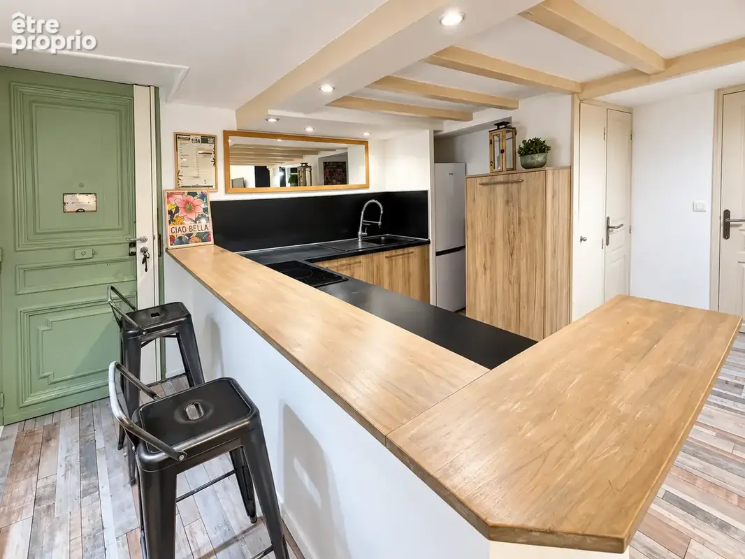 Vieux-nice   3 pièces de caractère   68 m2 utiles - photo 2