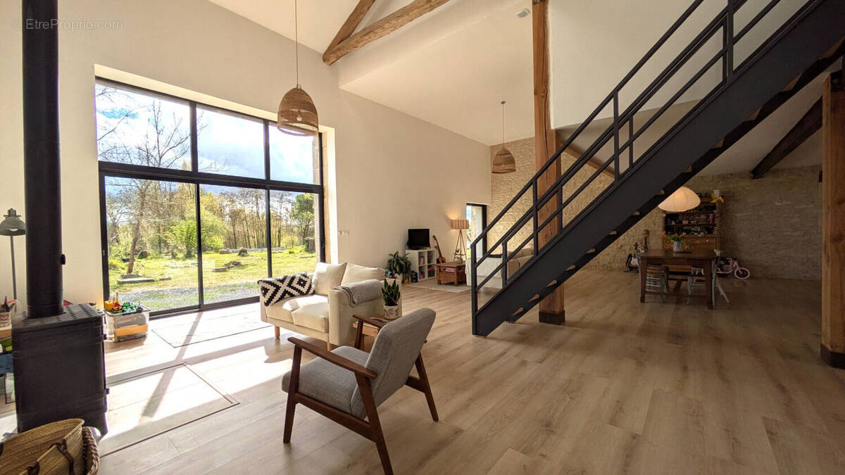 Maison à SAINT-MARTIN-L'ARS