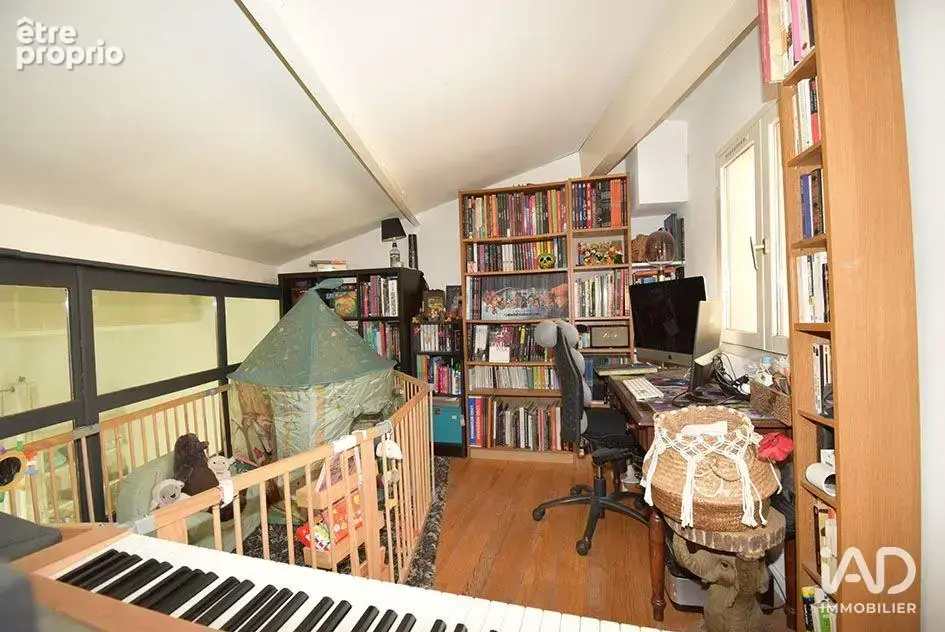Photo 9