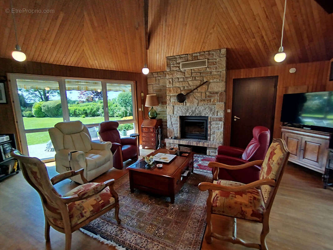 Maison à LAMPAUL-GUIMILIAU