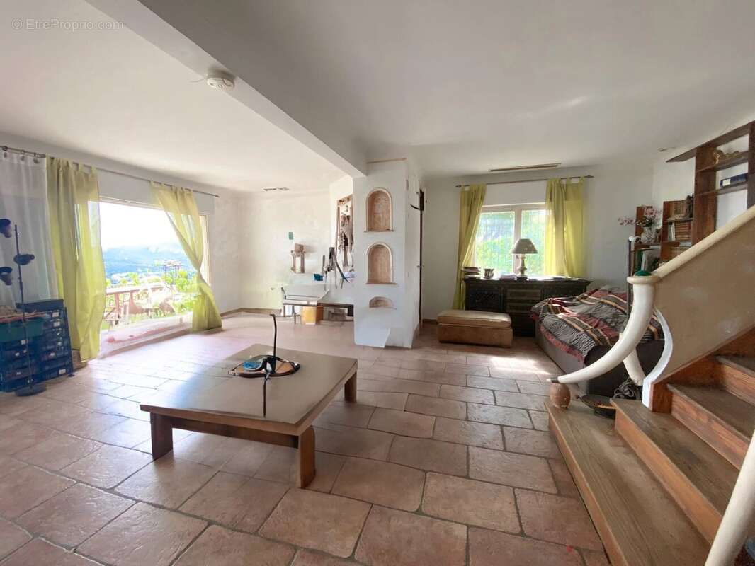 Maison à MANDELIEU-LA-NAPOULE