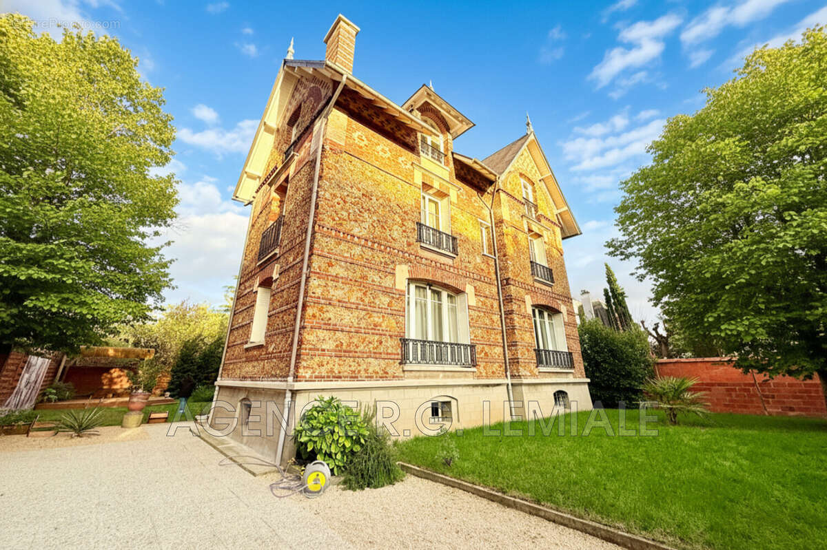 Maison à MAISONS-LAFFITTE