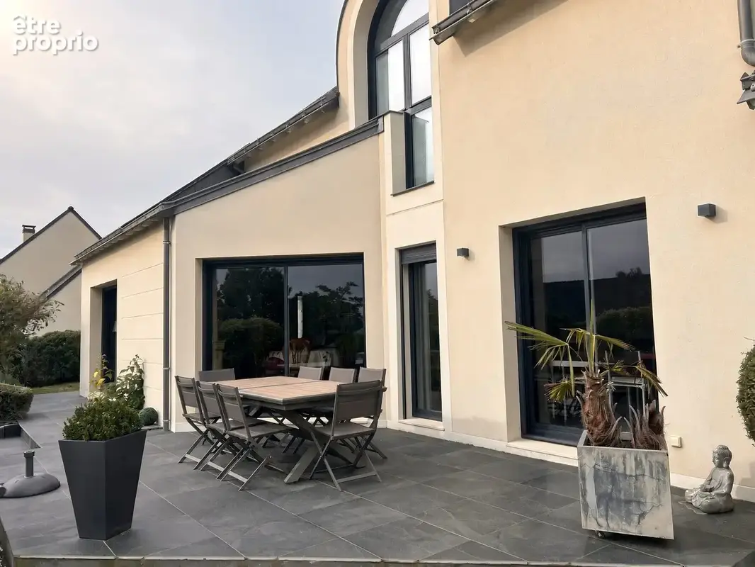 Maison 7 pièces 167 m² à vendre à Saumur (49400) - photo 2