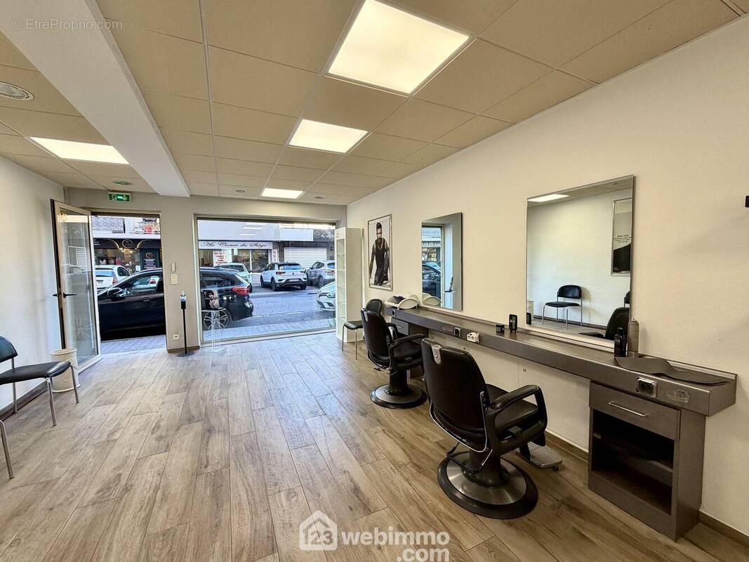 L'espace principal de 32m2 - Commerce à BASTIA