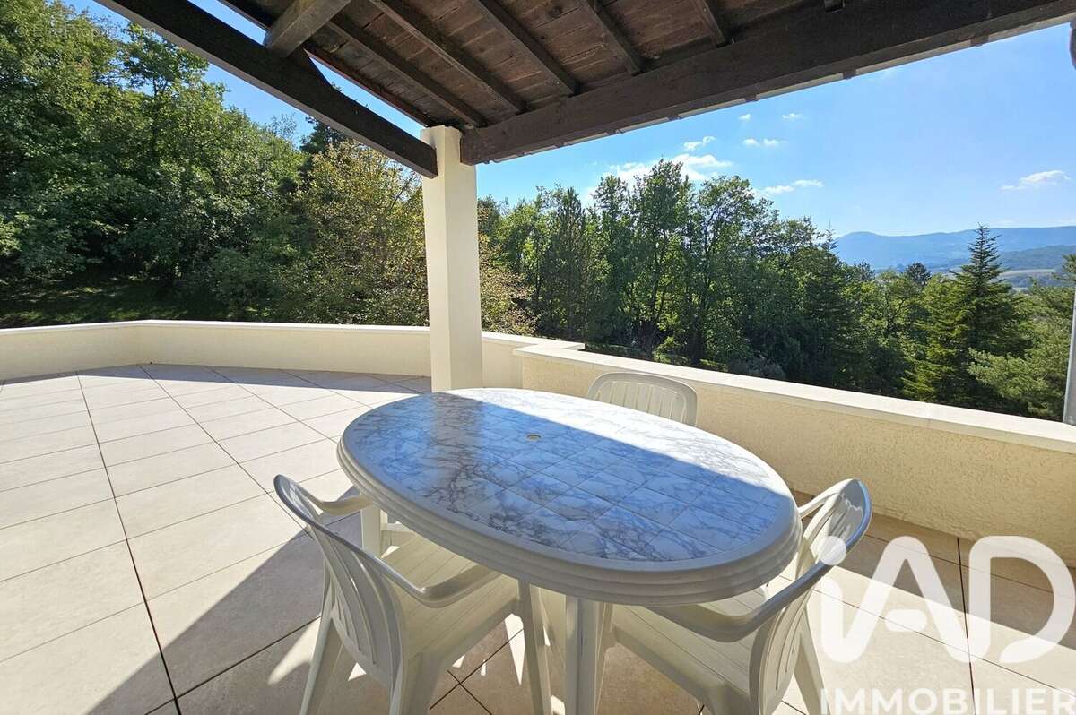 Maison 137 m² à Saint-Vincent-De-Barres  - photo 3