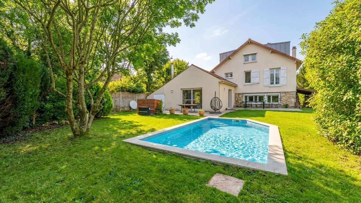 Maison à LA CELLE-SAINT-CLOUD