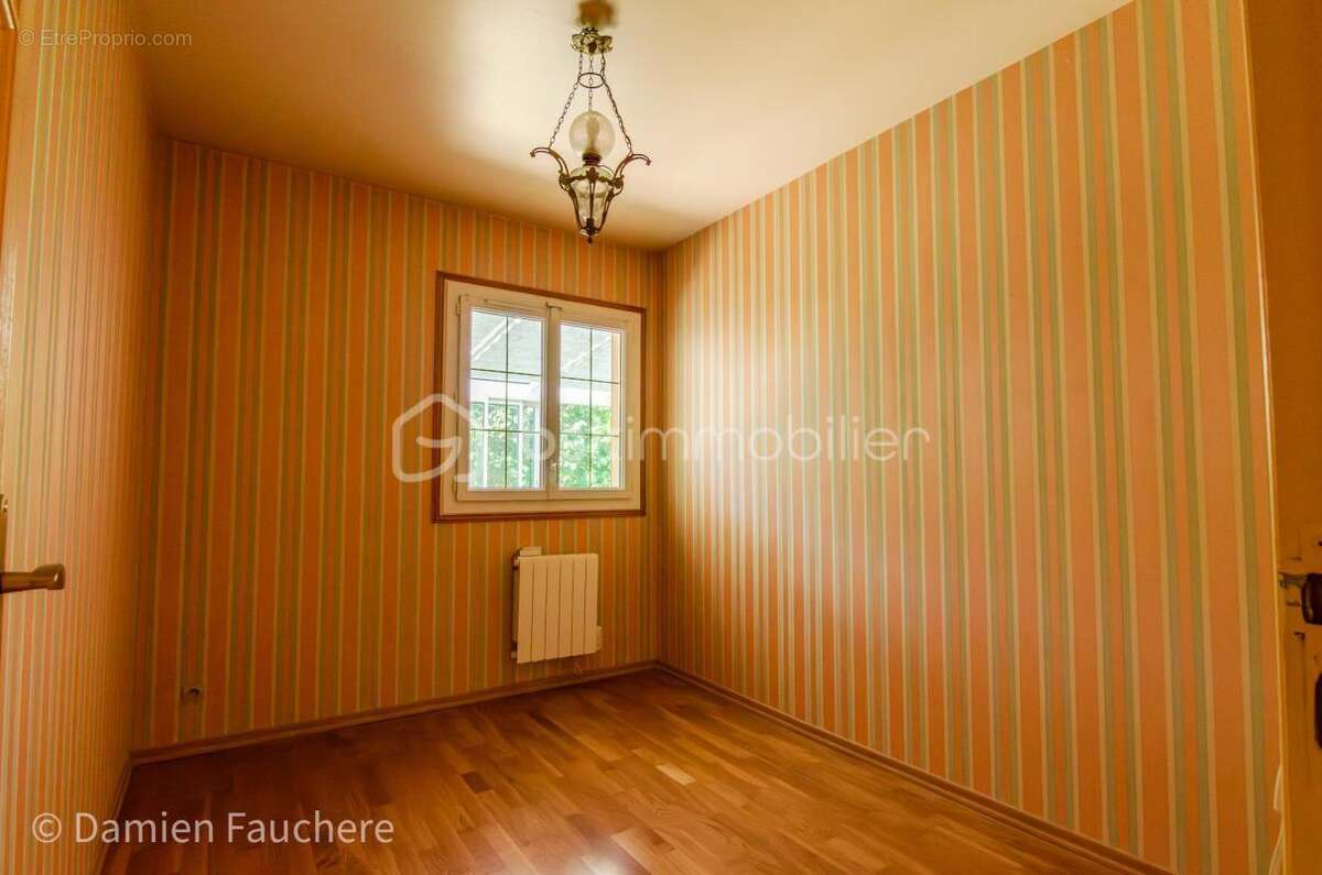 Maison à VAUX-LE-PENIL