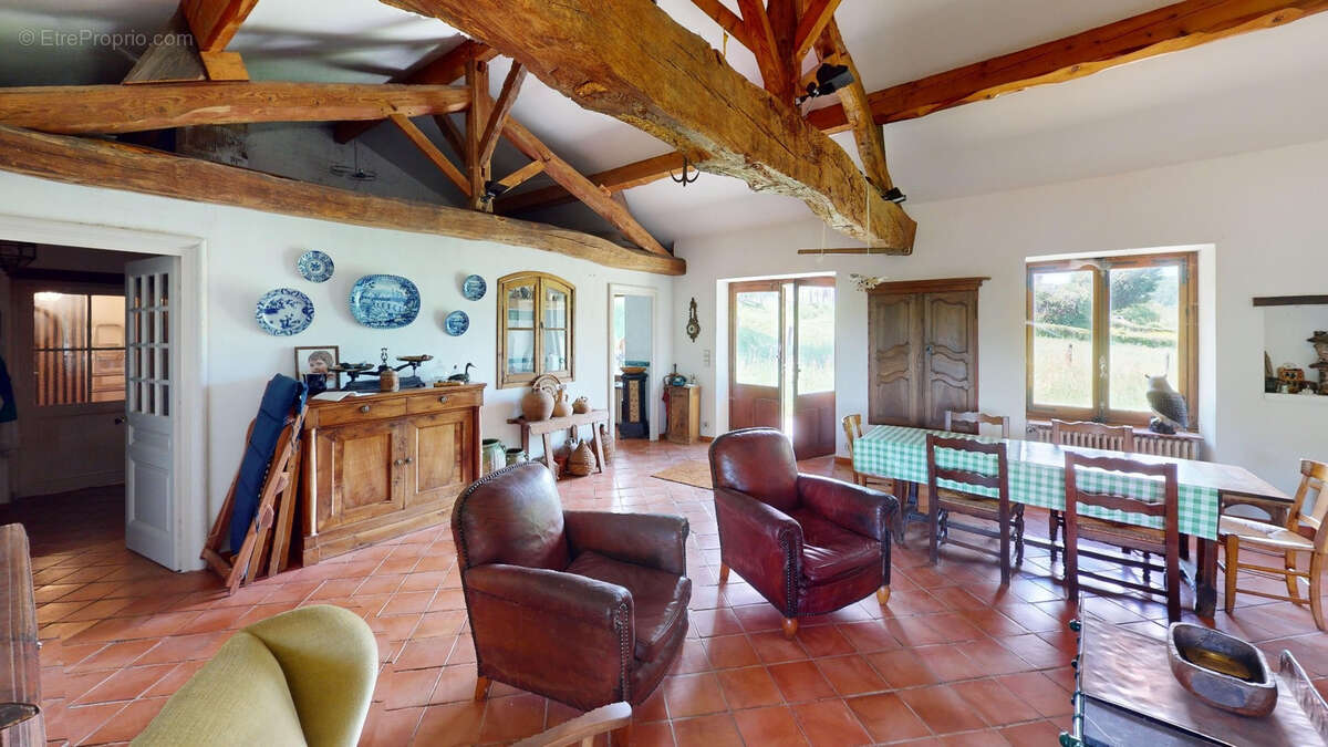 Maison à SAINT-PIERRE-LE-VIEUX