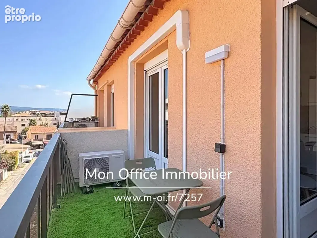 Référence : 7257-les. - appartement t2 clé en main avec parking en centre-ville de cavalaire sur mer - photo 4