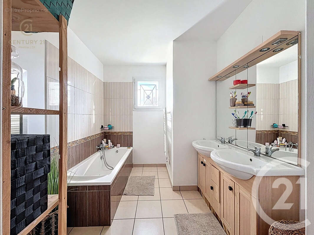 Maison à ROUSSILLON