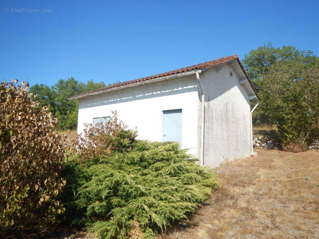 Terrain de loisir de 3 060 m² sur la commune de Cubjac-Auvezère-Val d'Ans (24) - photo 5