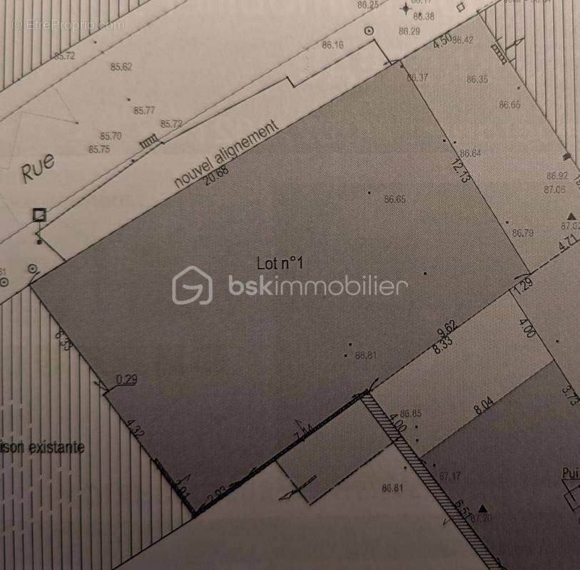 Terrain à LA BRUFFIERE