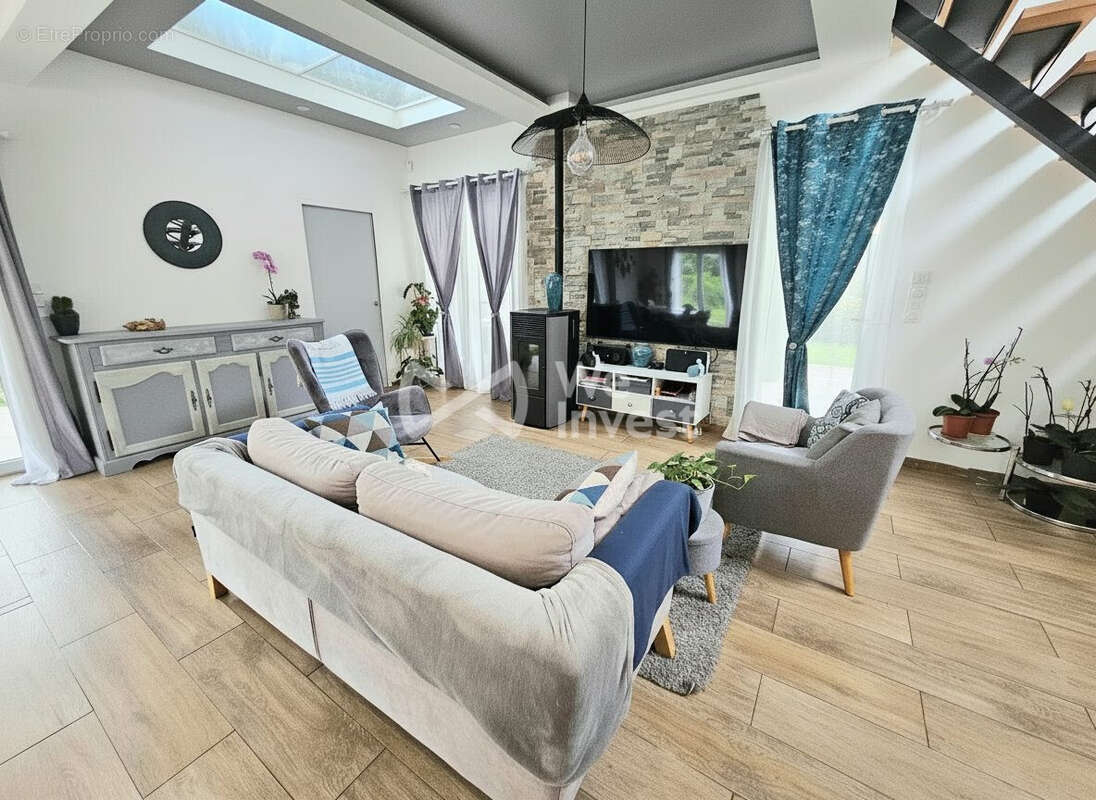 Maison à COURCELLES-SUR-SEINE