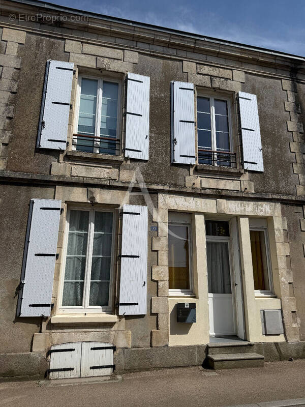 Maison à MOUTIERS-LES-MAUXFAITS