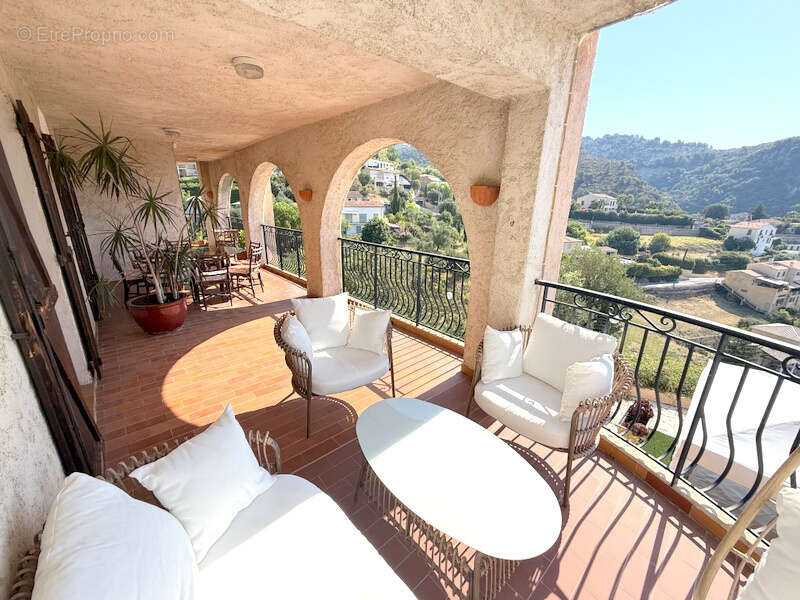 Spacieux 4 pièces avec terrasse et vue mer dans villa  à SAINT LAURENT D'EZE - photo 13