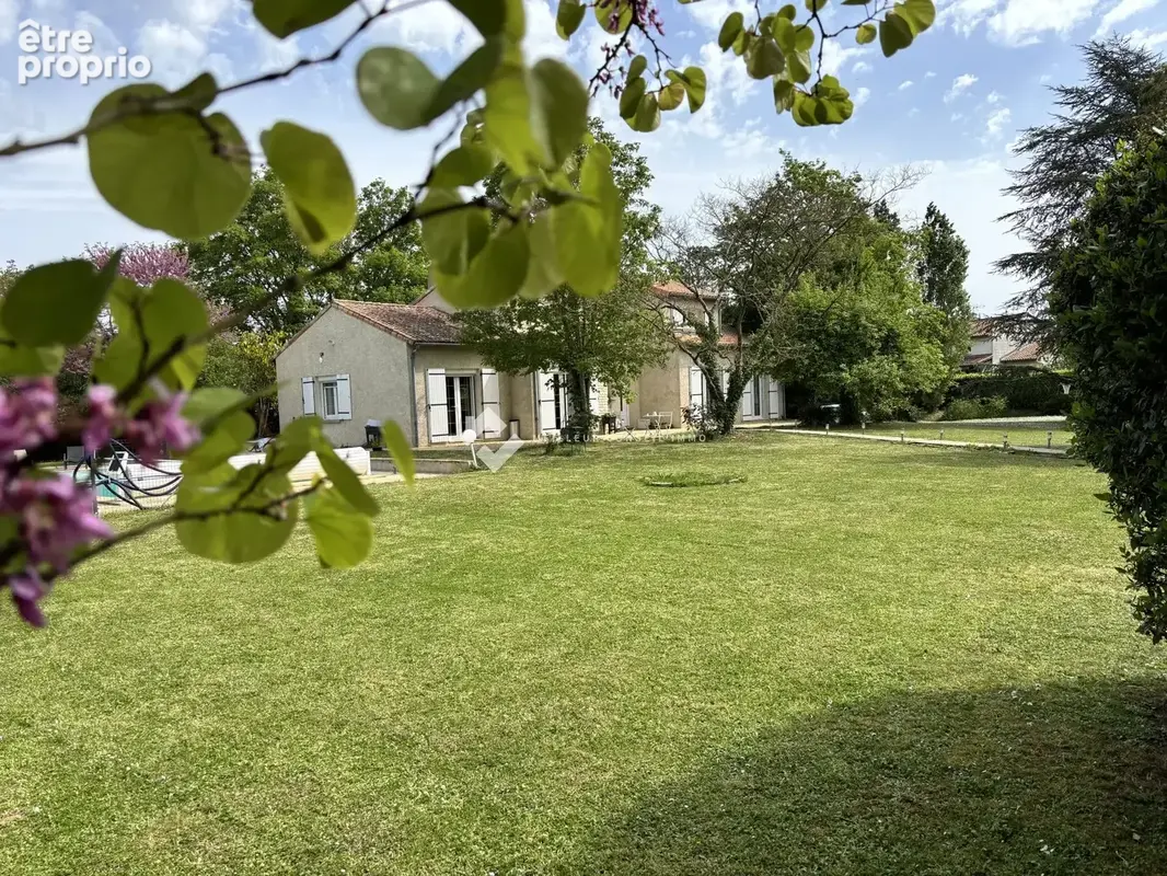 Maison à NEUVILLE-DE-POITOU