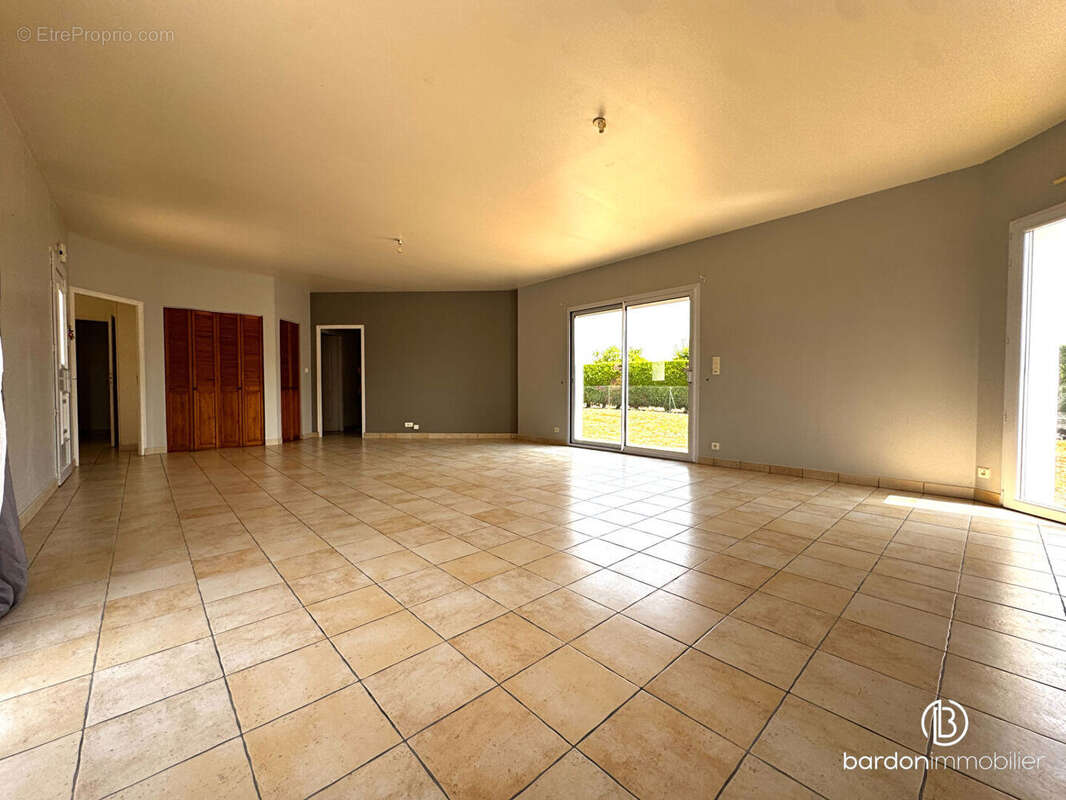 Maison 7 pièces -146m² - Quartier agréable de Sallertaine - photo 3