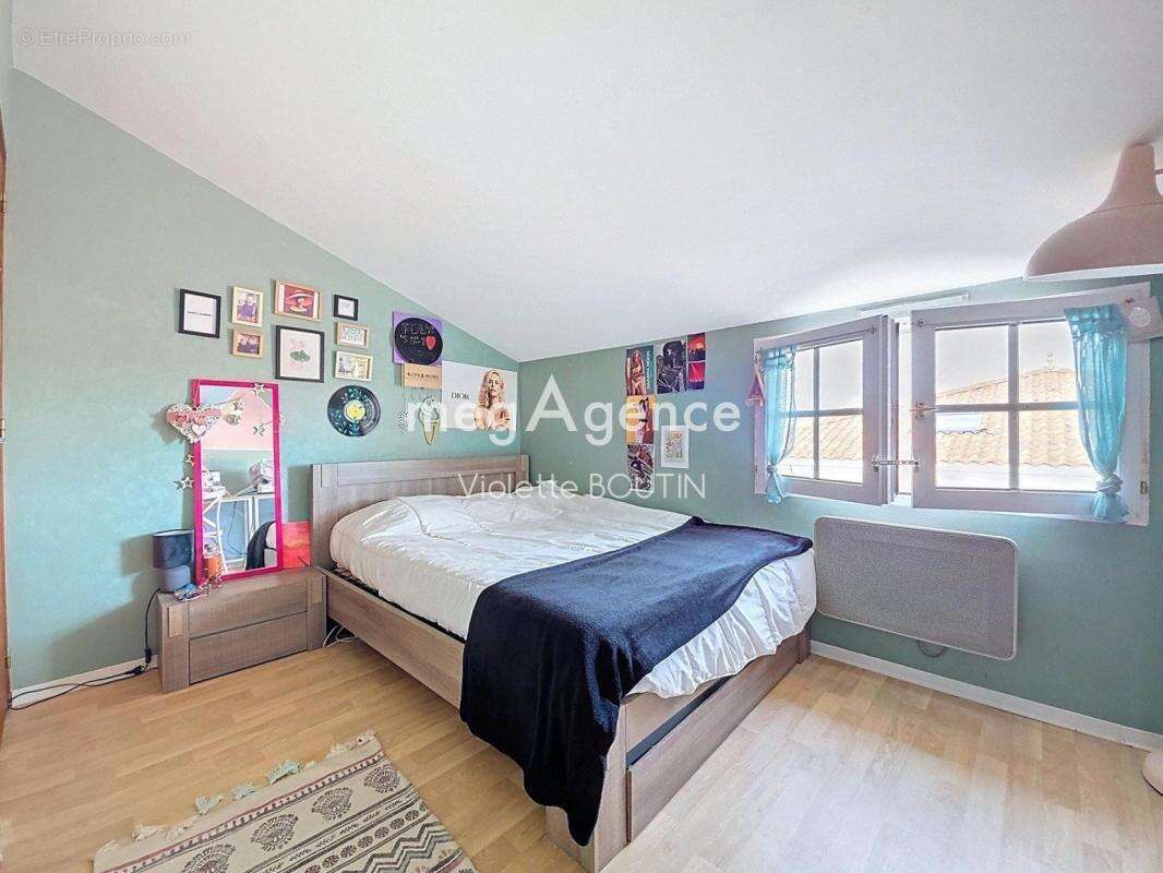 Maison à LE PUISET-DORE