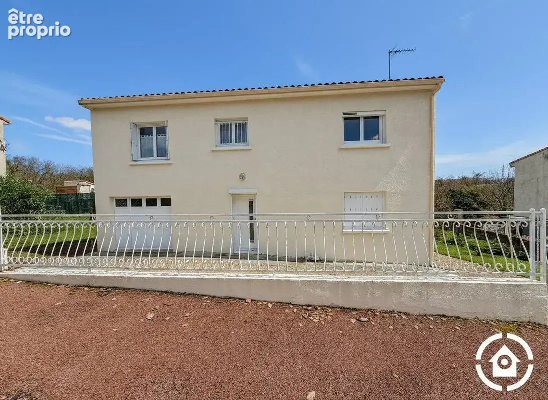 Maison 5 pièces 113 m² à vendre à Fontcouverte (17100) - photo 2