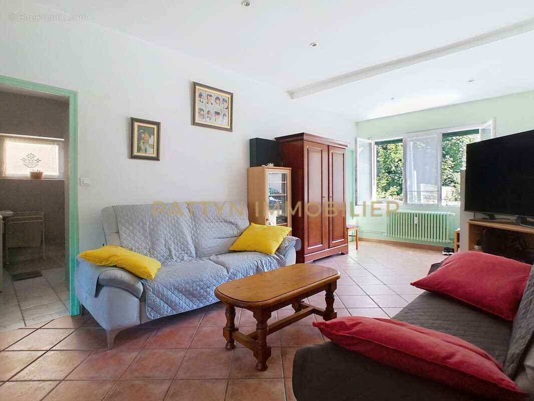 Appartement à NEUVILLE-SUR-SAONE