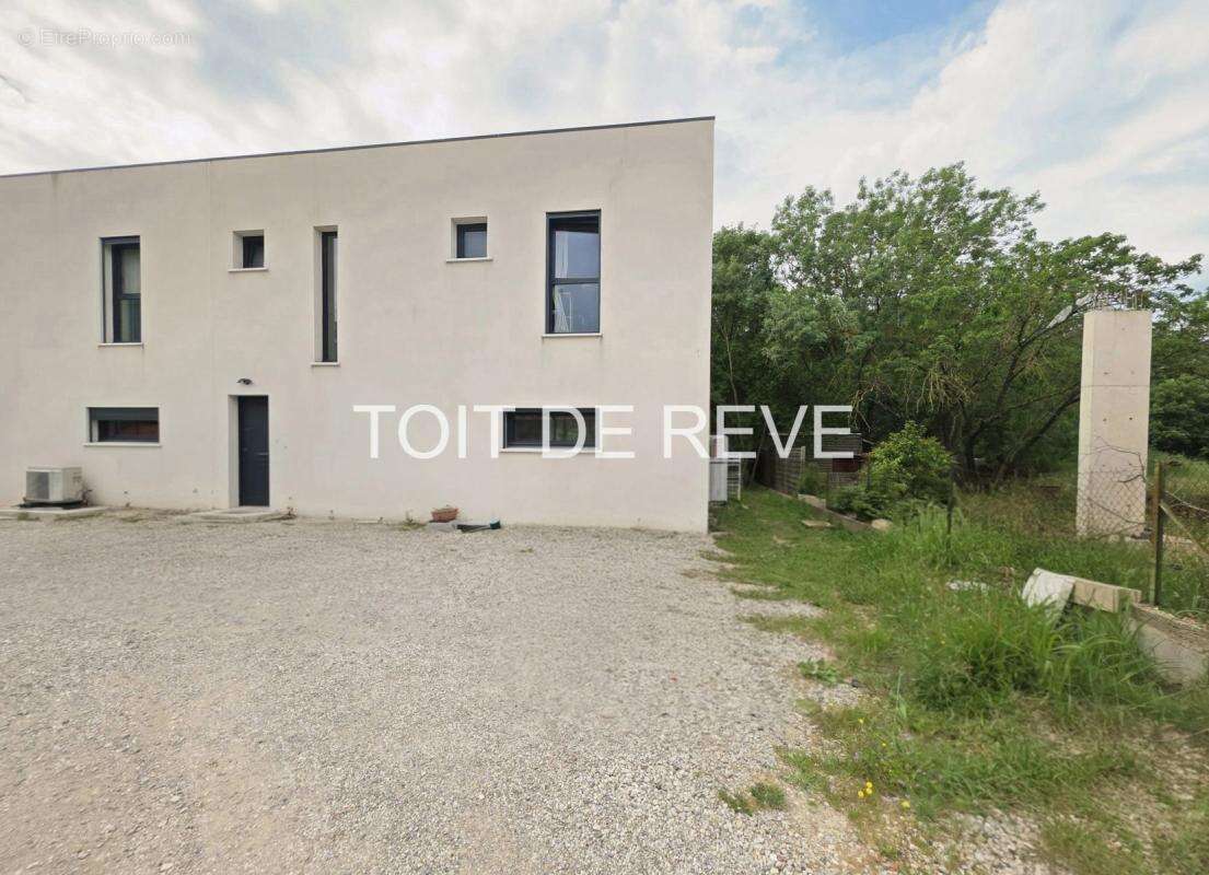 Juvignac : Superbe maison T5 de 120m² construite en 2023 sur une belle parcelle de 558m² - photo 16