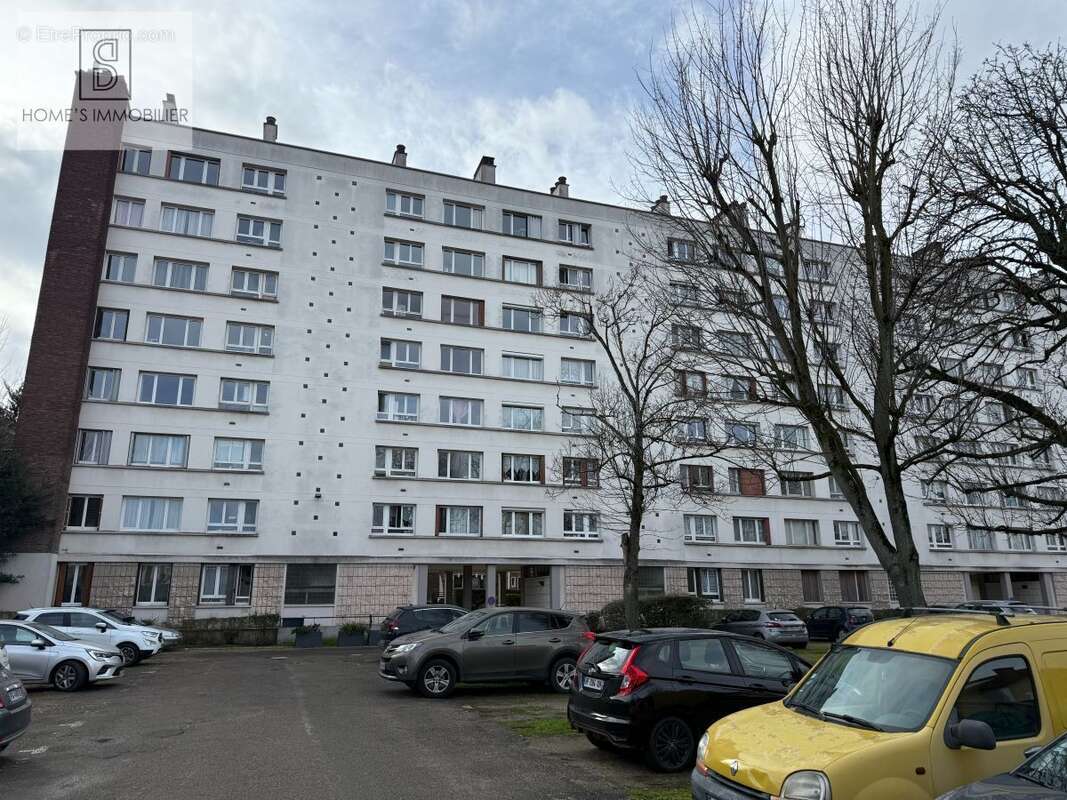 Parking à LE RAINCY
