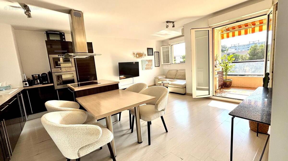 Photo 1 - Appartement à SAINT-RAPHAEL