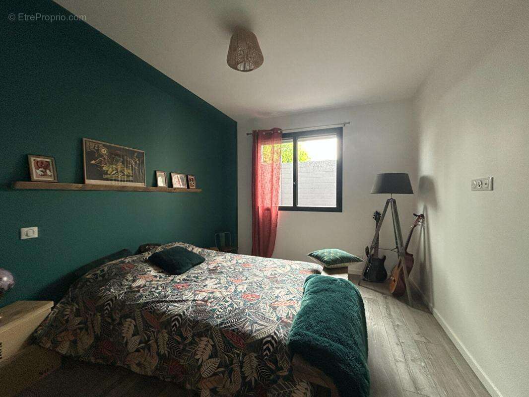 Maison à LA CHAPELLE-BASSE-MER