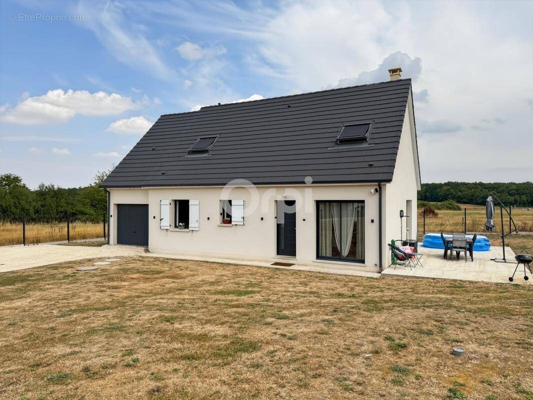 Maison à DAMPIERRE-SUR-AVRE