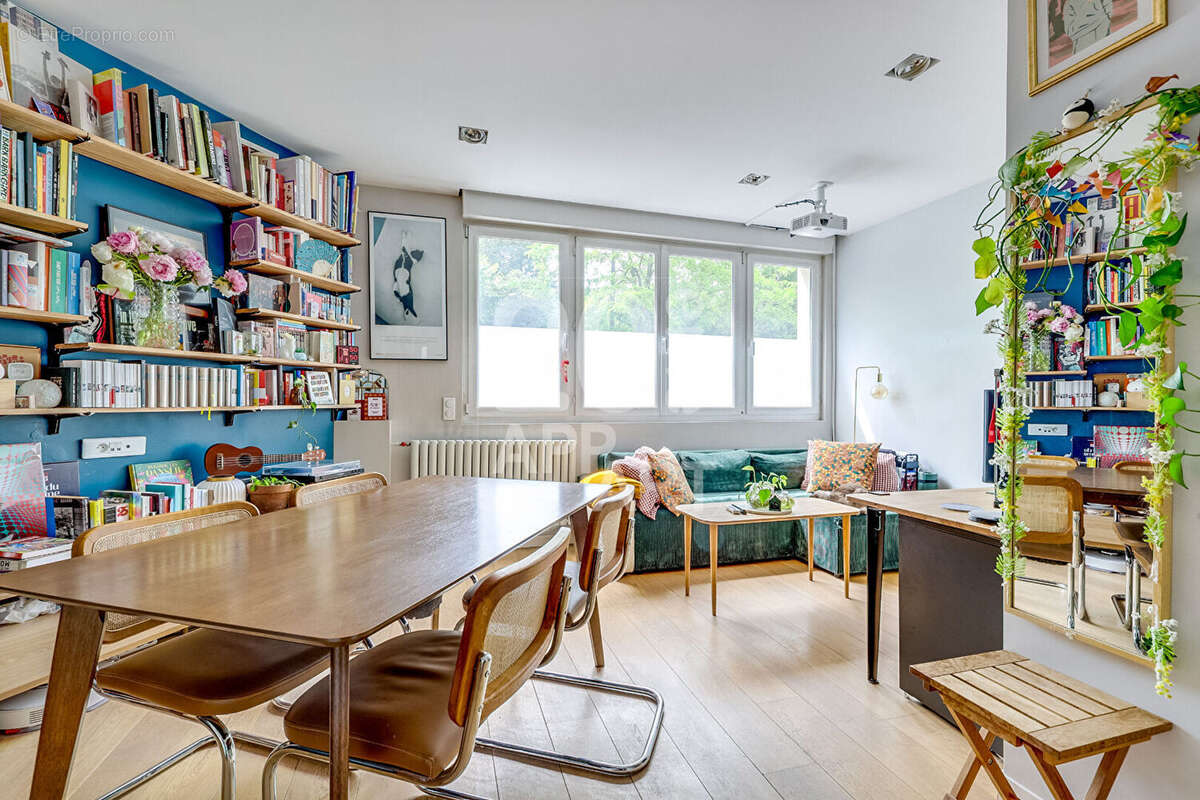 Appartement à PARIS-19E
