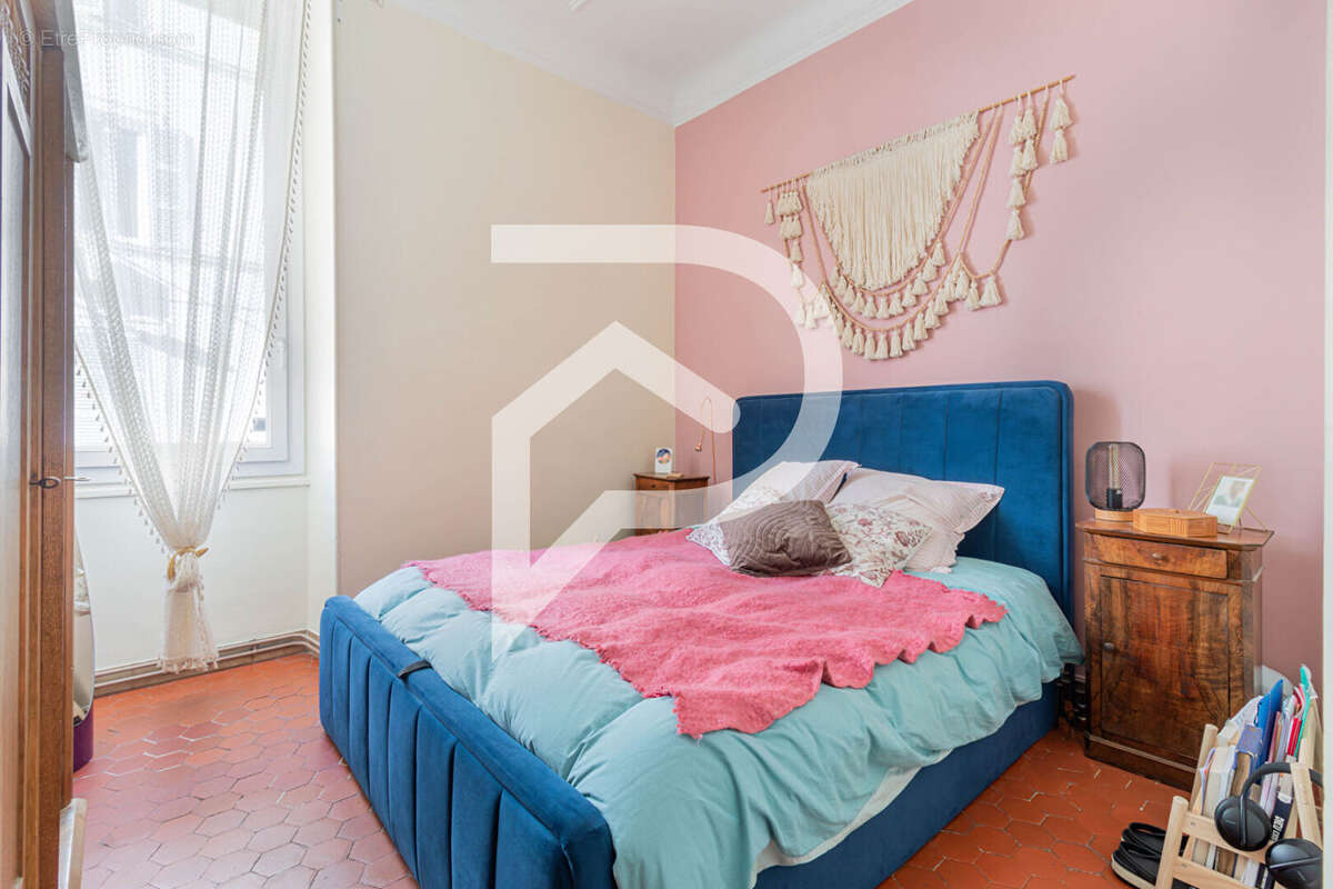 Appartement à MARSEILLE-5E