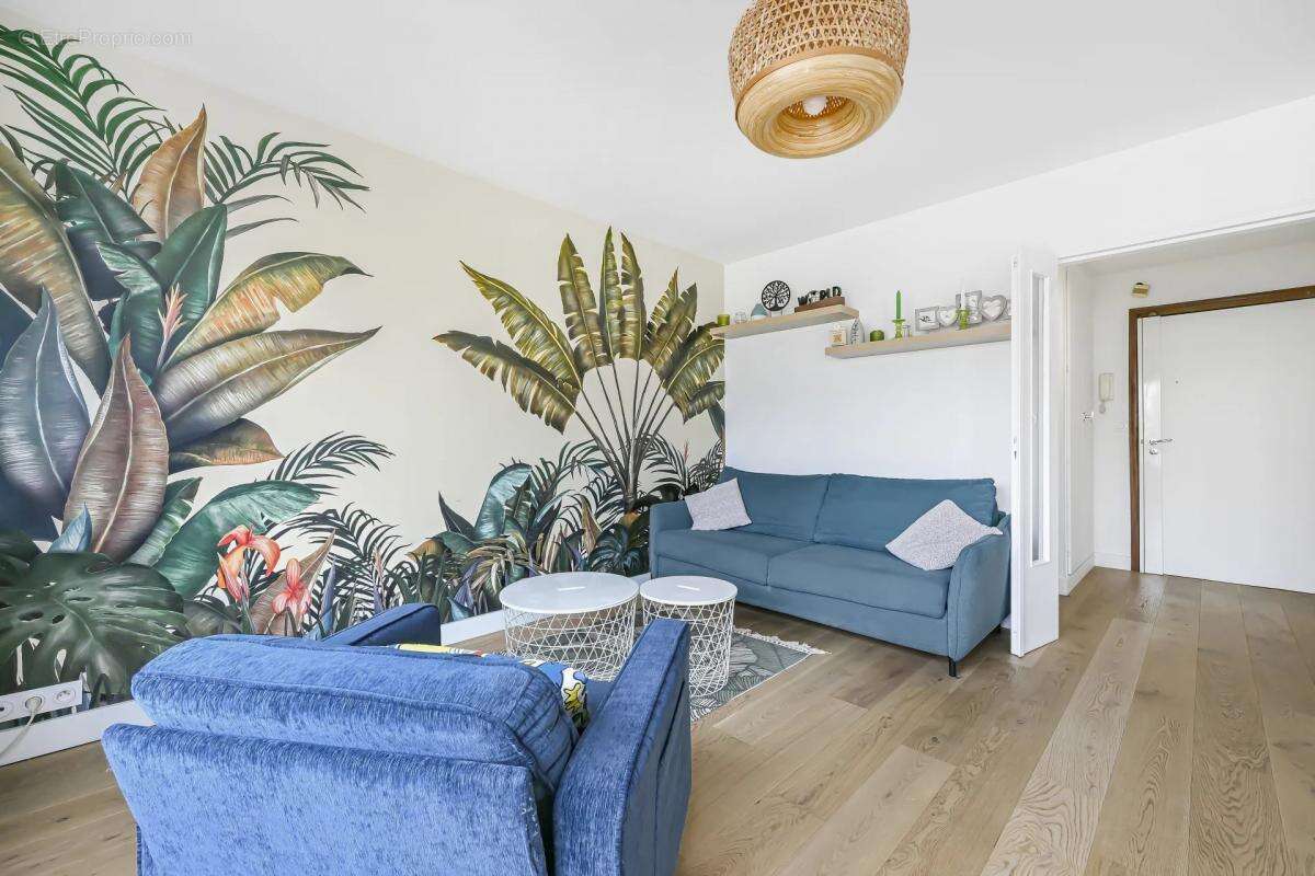 Appartement à COURBEVOIE