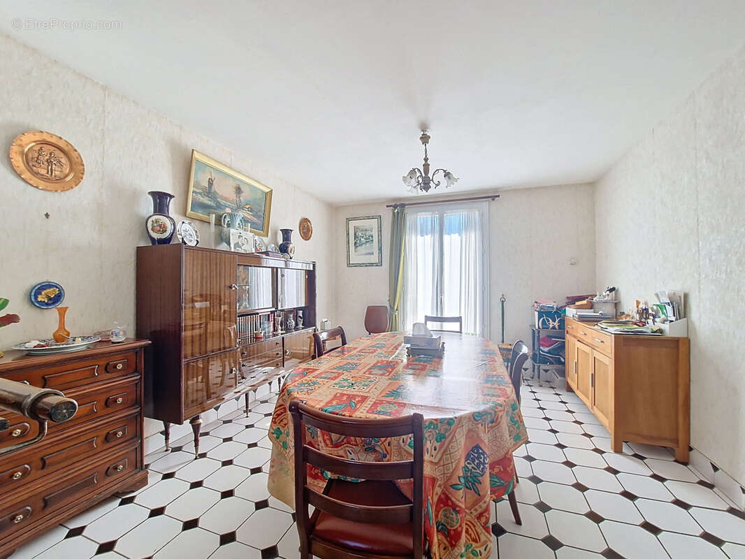 Maison à ETREPAGNY