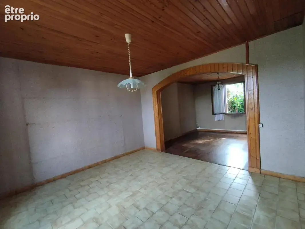 Taponnat, La Rochefoucauld, maison 83 m² avec dépendances et terrain clos 1725 m² - photo 4