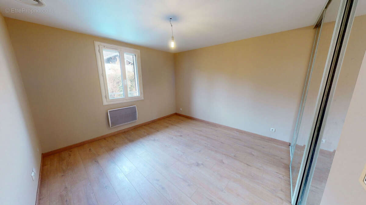 Maison à CHAPAREILLAN