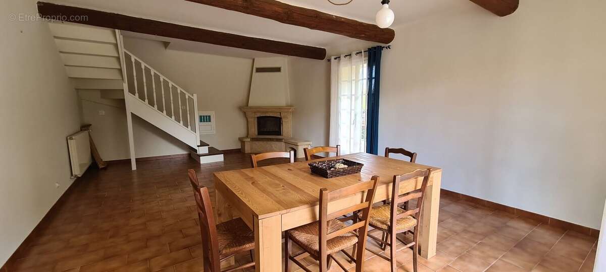 Maison à COLLIAS