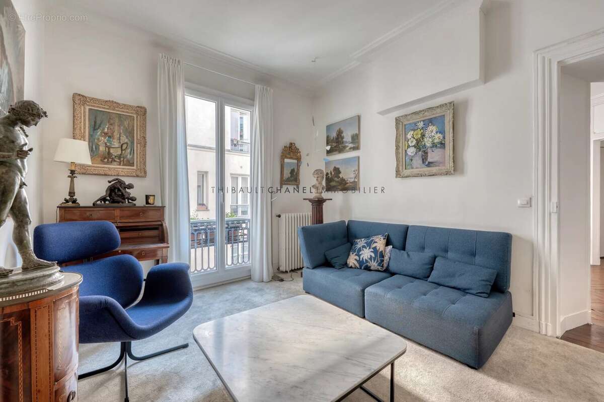 Appartement à PARIS-3E
