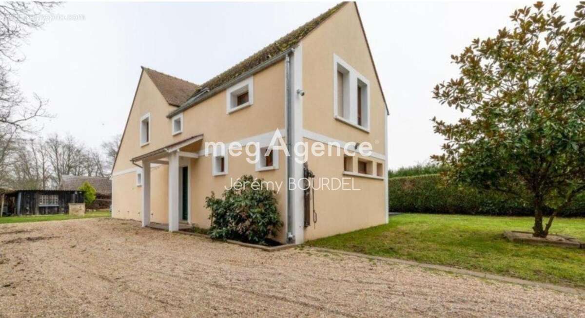 Maison à CONDE-SUR-VESGRE