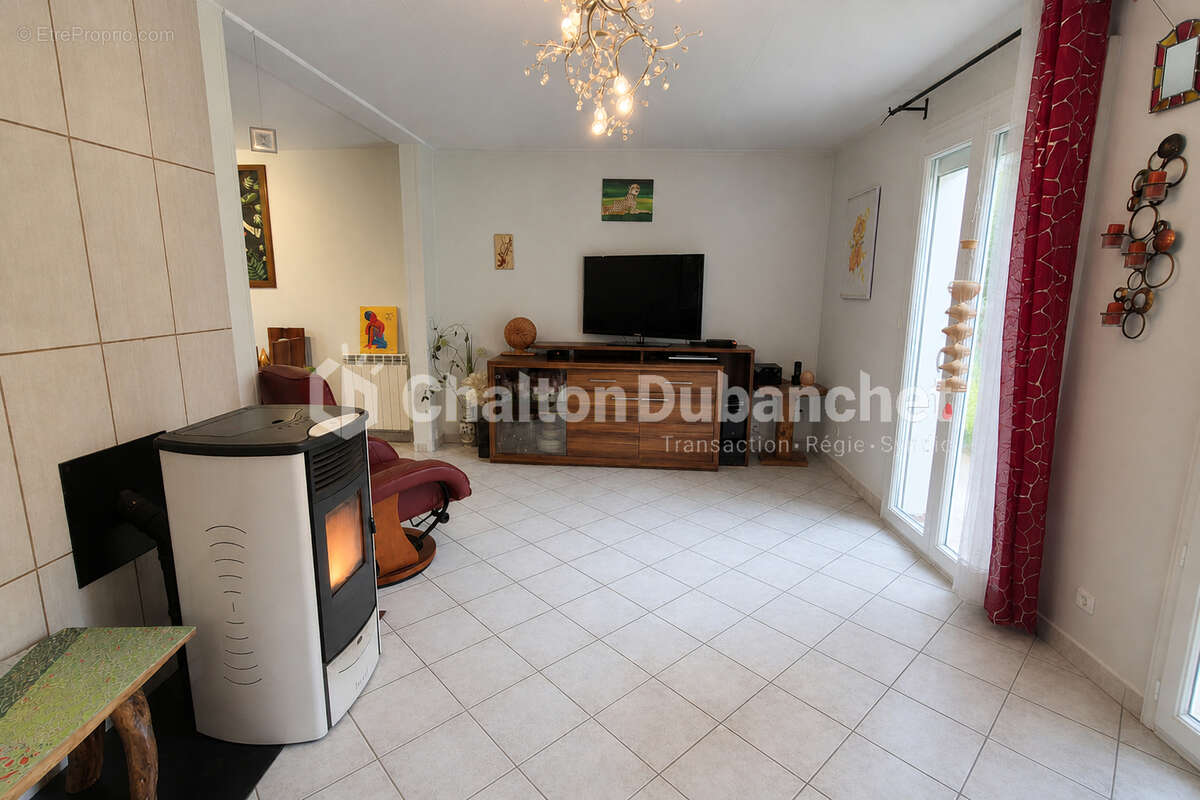 Maison 124 m² à Civens  - photo 4