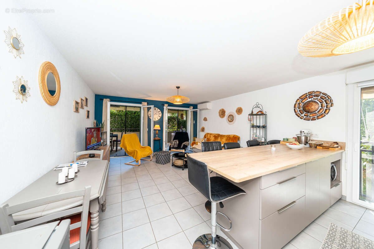 Appartement à LA COLLE-SUR-LOUP