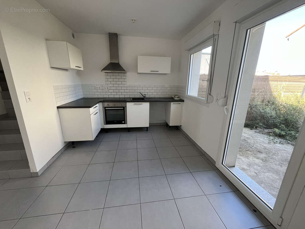 Maison à AY-SUR-MOSELLE