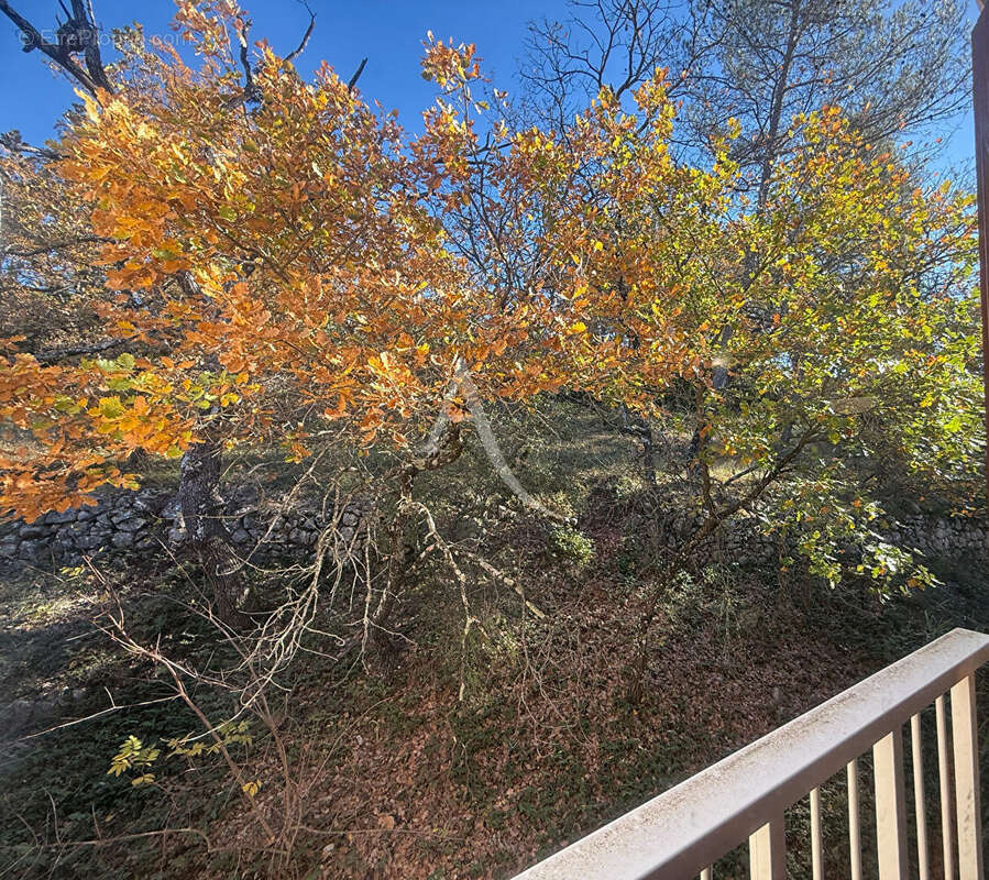 Appartement à GREOUX-LES-BAINS